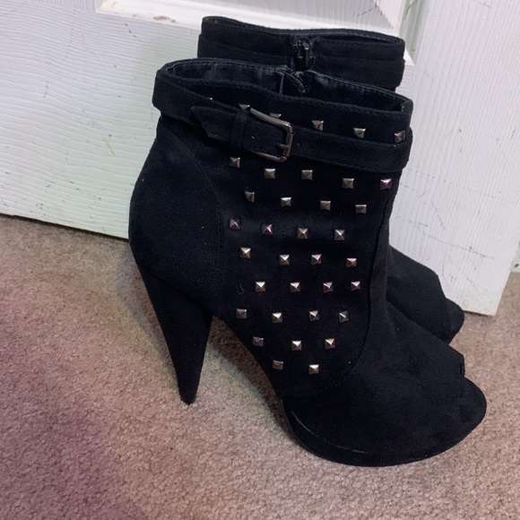 Rue 21 Black Open Toe Studded Heeled Boots - Picture 4 of 11